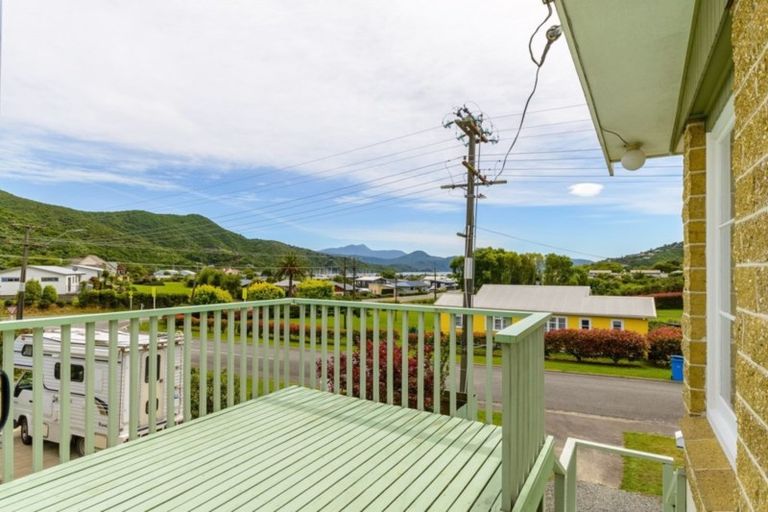 Photo of property in 5 Turners Road, Waikawa, Picton, 7220