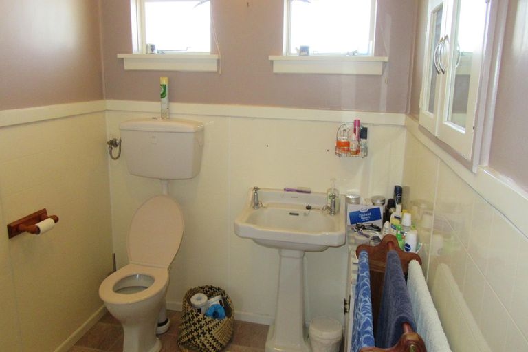 Photo of property in 196 Queen Street, Waimate, 7924