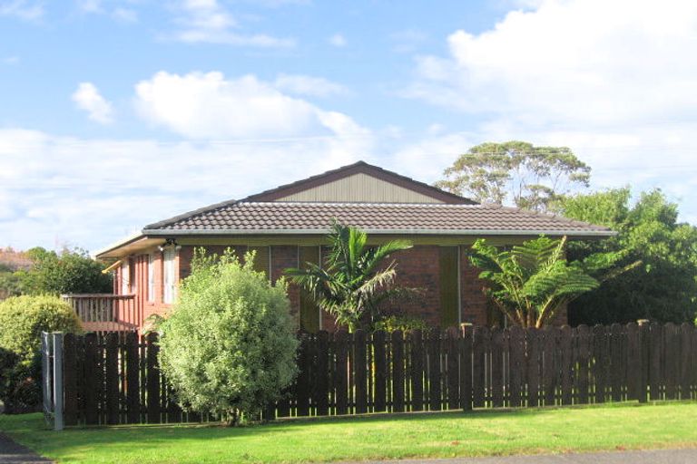 Photo of property in 14 Anich Road, Massey, Auckland, 0614