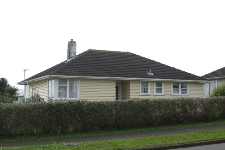 Photo of property in 5 Banks Street, Marfell, New Plymouth, 4310
