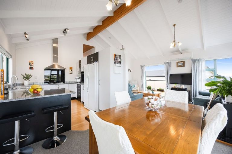 Photo of property in 16 Tamatea Drive, Snells Beach, 0920