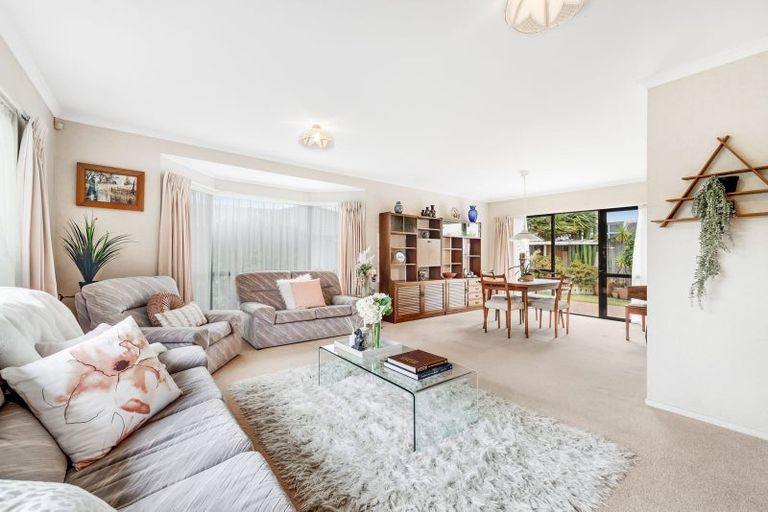 Photo of property in 70 Bob Charles Drive, Golflands, Auckland, 2013