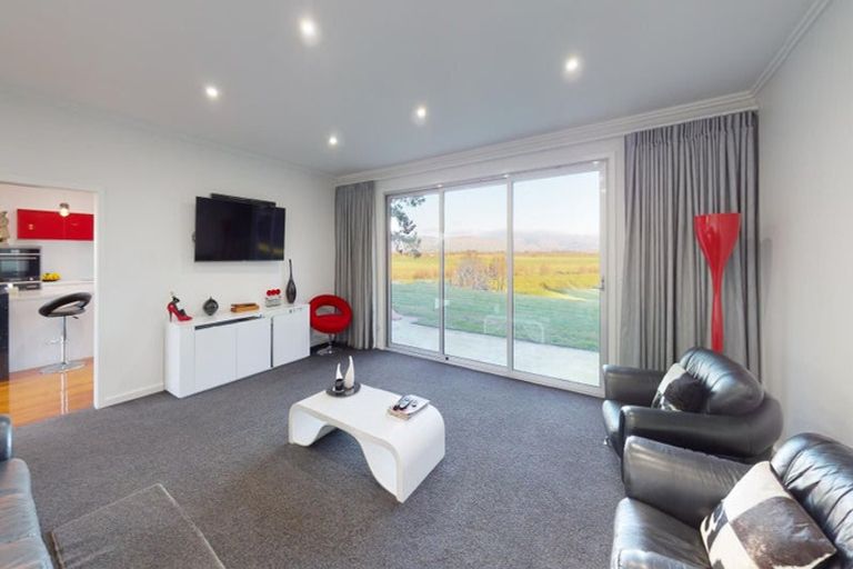 Photo of property in 1122 Rangiotu Road, Rangiotu, Palmerston North, 4477