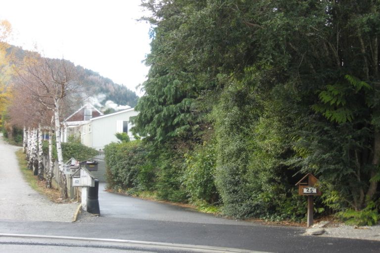 Photo of property in 25 Avalon Crescent, Fernhill, Queenstown, 9300