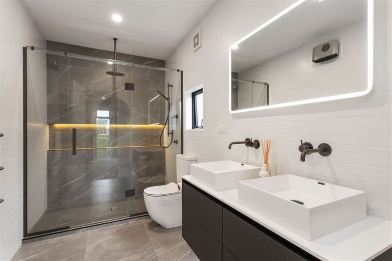 Photo of property in 70 Idris Road, Fendalton, Christchurch, 8052