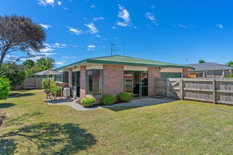 Photo of property in 63 Kane Road, Papamoa Beach, Papamoa, 3118