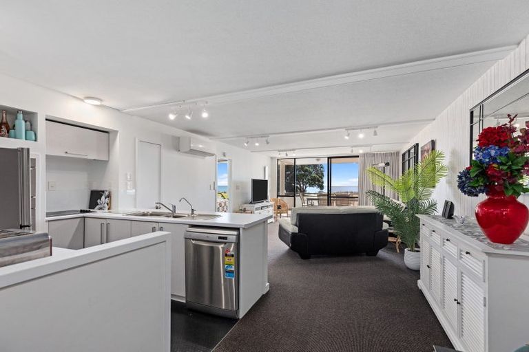 Photo of property in 10 Marine Parade, Mount Maunganui, 3116