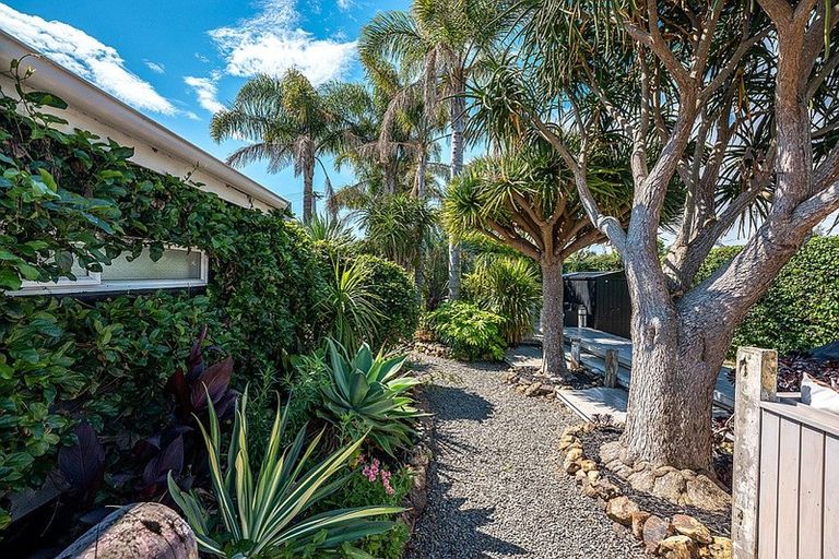 Photo of property in 1 Rata Street, Oneroa, Waiheke Island, 1081