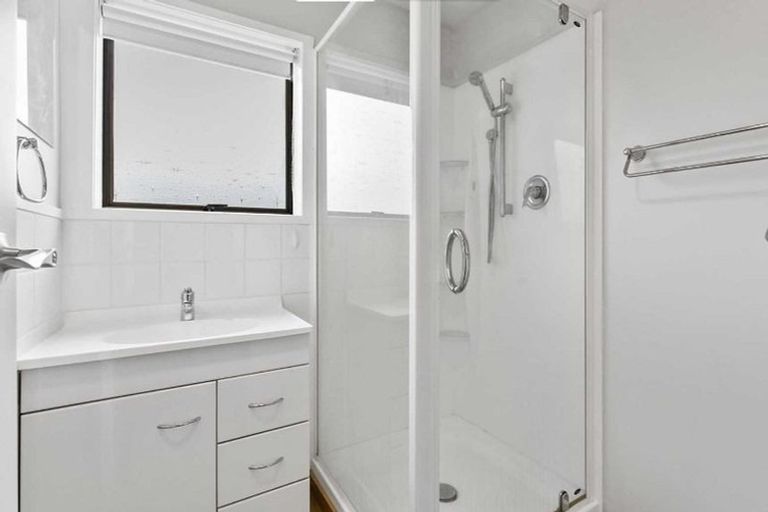 Photo of property in 15 Tangelo Place, Bucklands Beach, Auckland, 2012