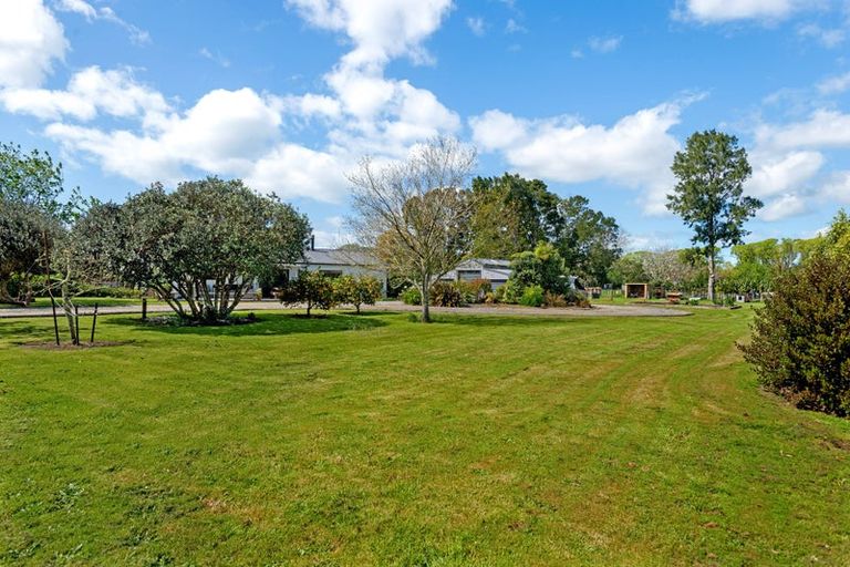 Photo of property in 76 Banks Street, Tolaga Bay, 4077