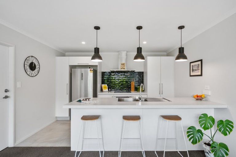 Photo of property in 2 Kahawai Close, Pyes Pa, Tauranga, 3112