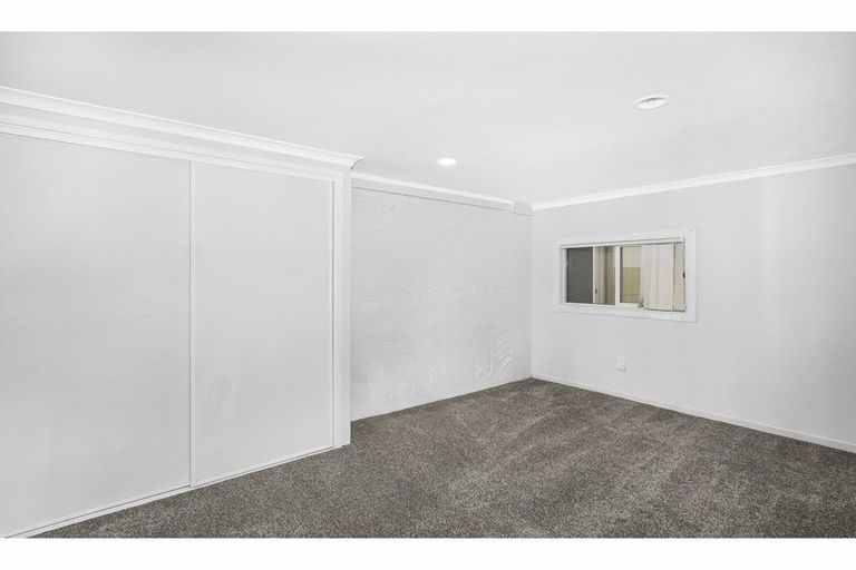 Photo of property in 41 Royal Road, Massey, Auckland, 0614