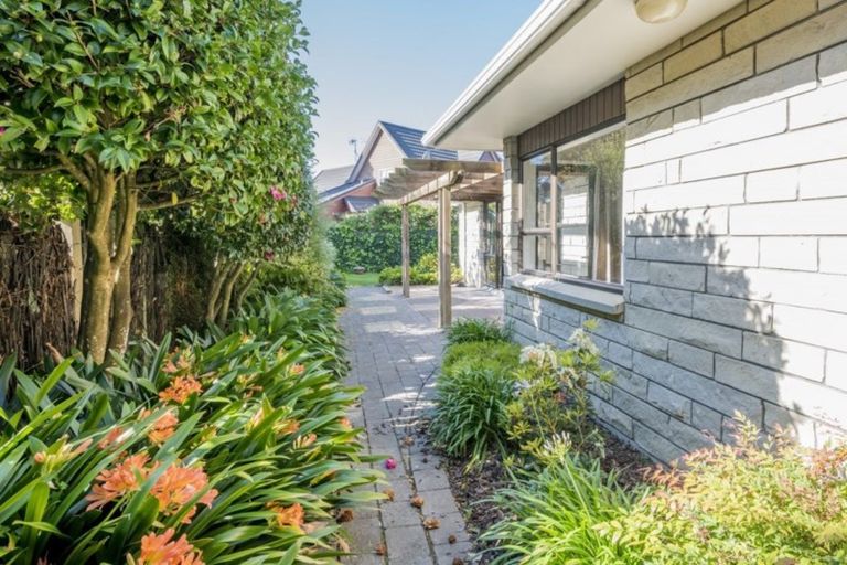 Photo of property in 5 Horopito Road, Waikanae, 5036