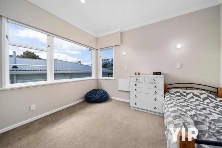 Photo of property in 15 Robert Street, Newlands, Wellington, 6037