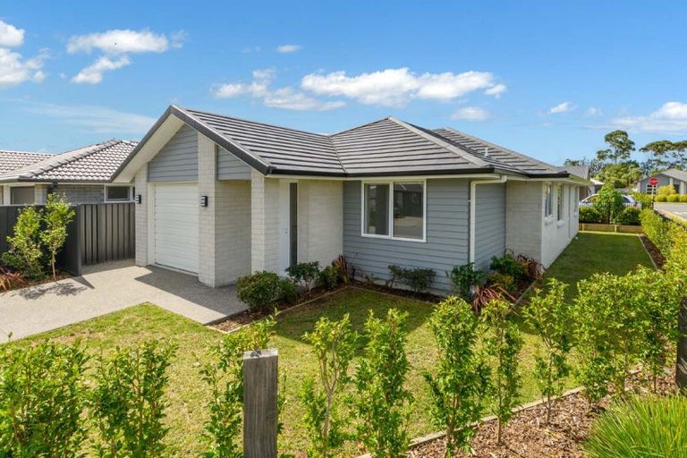 Photo of property in 4 Pioneer Crescent, Omokoroa, 3114