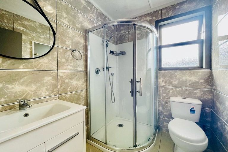 Photo of property in 1/72 Great South Road, Manurewa, Auckland, 2102