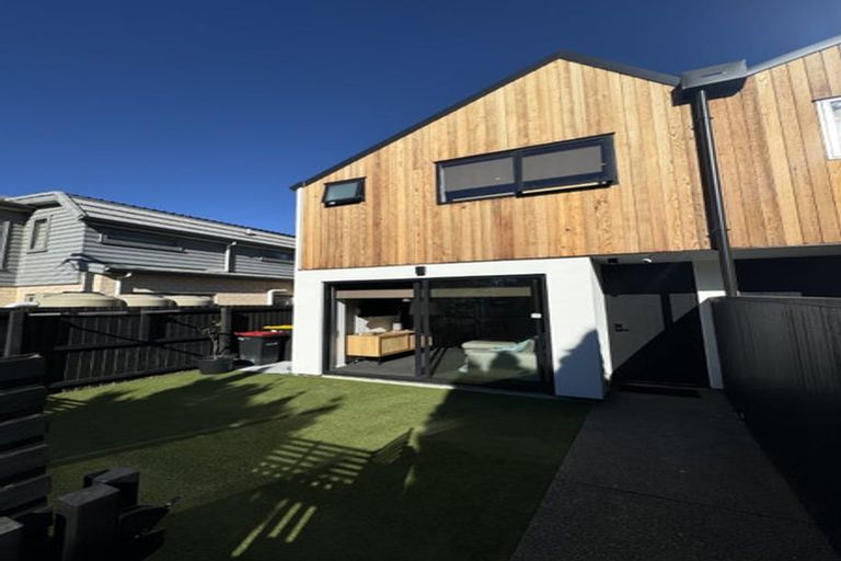 Photo of property in 2/22 Burke Street, Addington, Christchurch, 8024