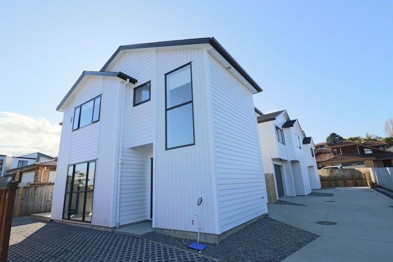 Photo of property in 8 Britannia Place, Half Moon Bay, Auckland, 2012