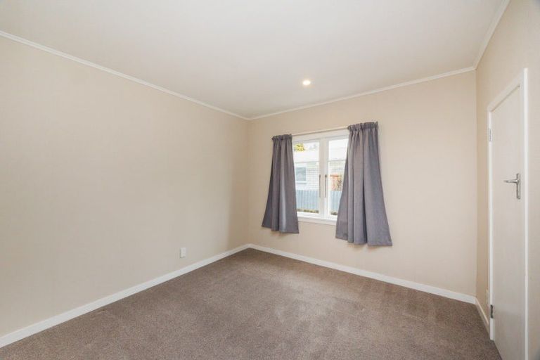 Photo of property in 32 Keeling Street, West End, Palmerston North, 4412