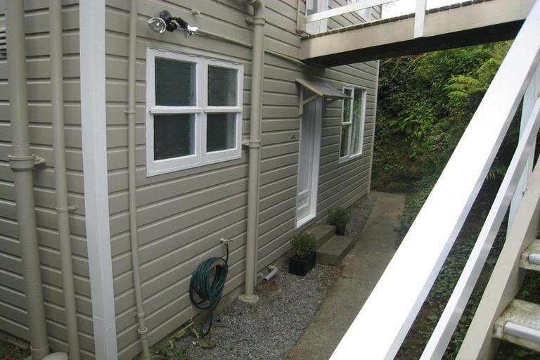 Photo of property in 49a Huntingdon Street, Northland, Wellington, 6012