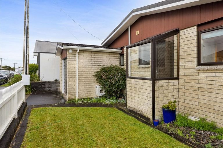Photo of property in 19a Karamu Street, Strandon, New Plymouth, 4312