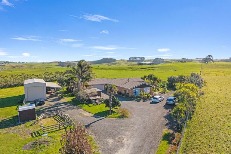 Photo of property in 242 Baylys Coast Road, Dargaville, 0377