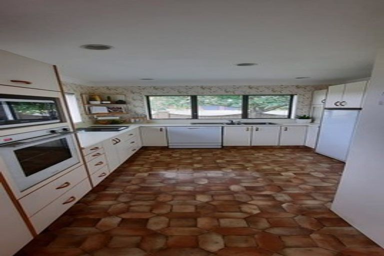 Photo of property in 10 Saint Helens Place, Tawhero, Whanganui, 4501