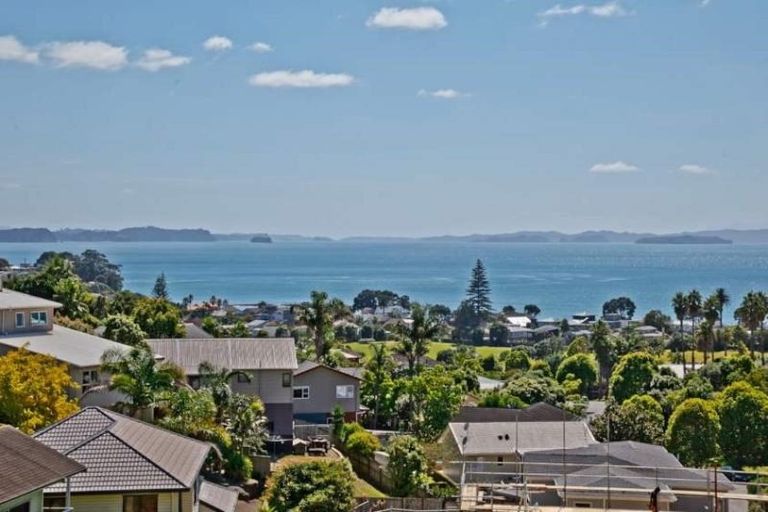 Photo of property in 188 Whangaparaoa Road, Red Beach, 0932