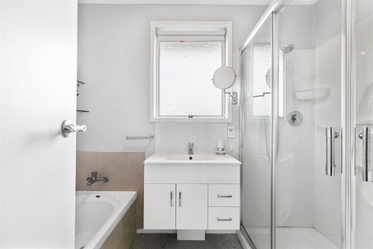 Photo of property in 15 Tangelo Place, Bucklands Beach, Auckland, 2012