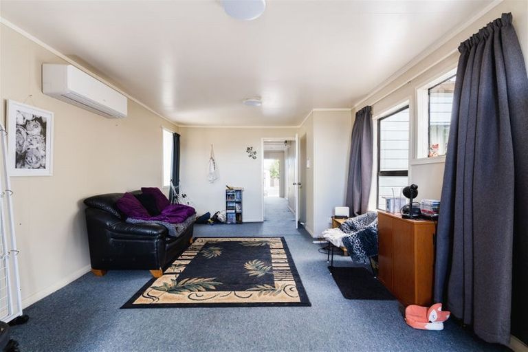 Photo of property in 12 Eglinton Road, The Glen, Dunedin, 9011