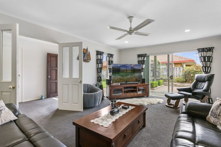 Photo of property in 687 Gloucester Road, Papamoa Beach, Papamoa, 3118