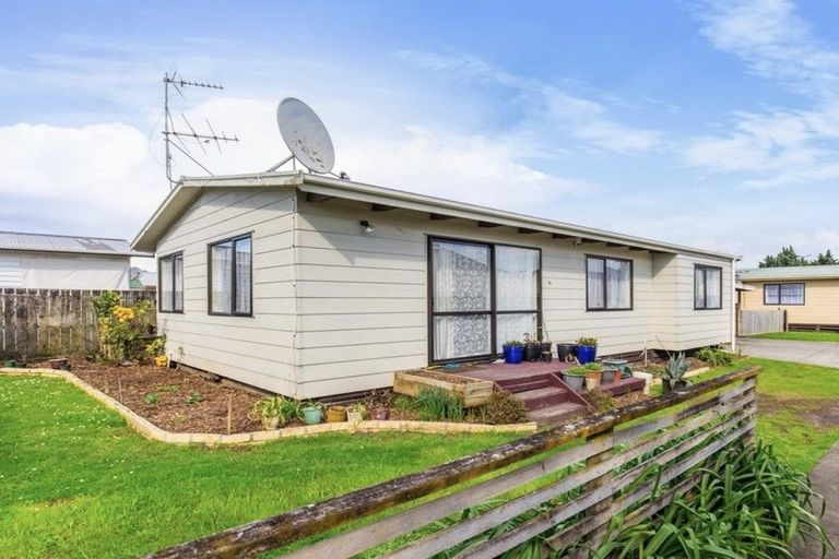 Photo of property in 3 Robertson Road, Ranui, Auckland, 0612