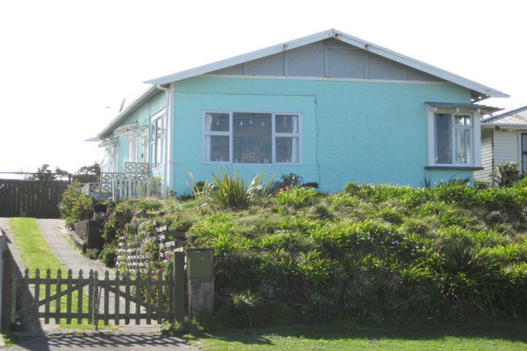 Photo of property in 18 Matai Street, Castlecliff, Whanganui, 4501