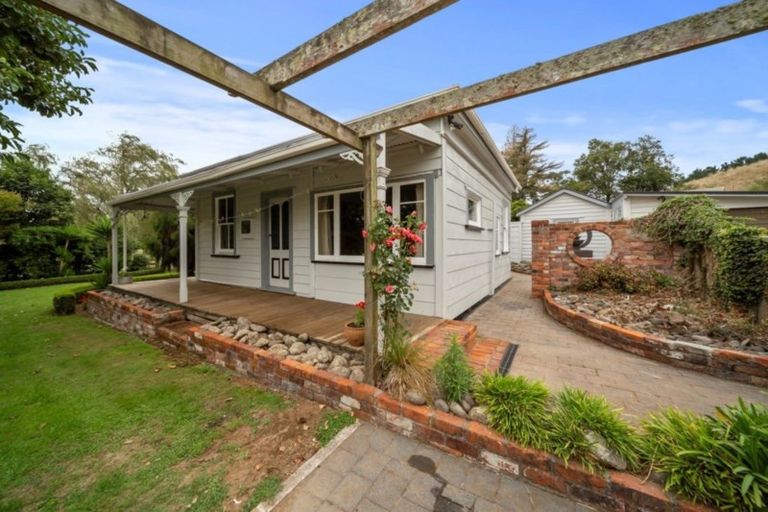 Photo of property in 295 Skinner Road, Bird Road, Stratford, 4393