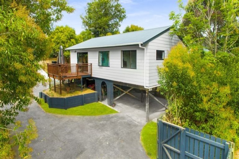 Photo of property in 2/123 Millbrook Road, Sunnyvale, Auckland, 0612