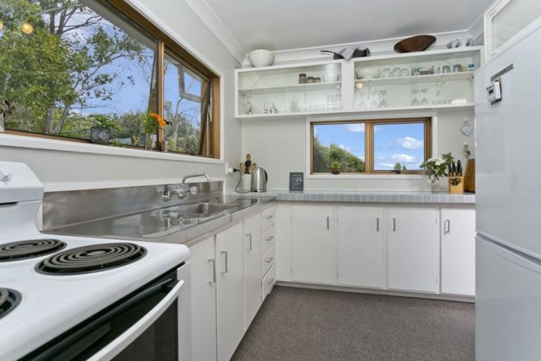 Photo of property in 1/4 Lynn Road, Bayview, Auckland, 0629