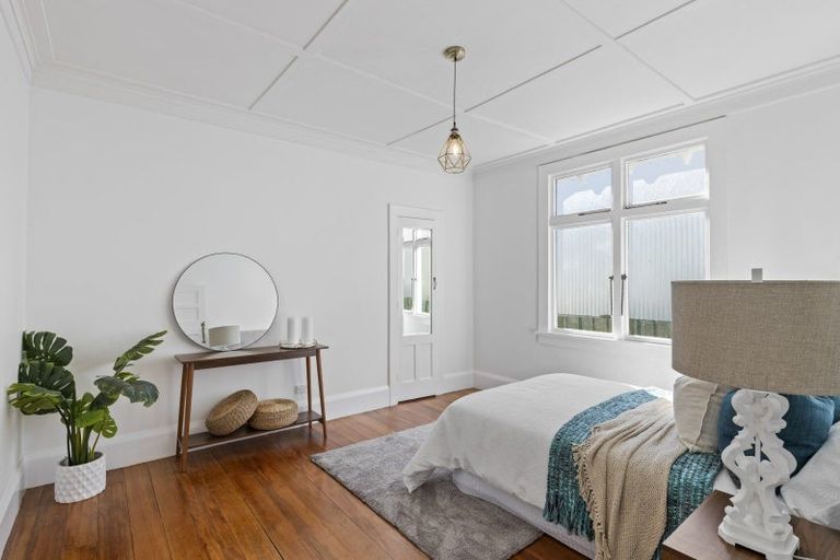 Photo of property in 16 Bulteel Street, New Plymouth, 4310