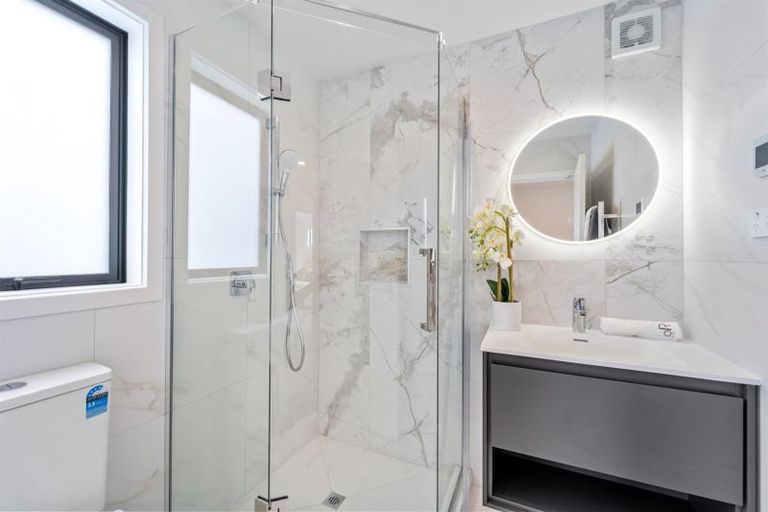 Photo of property in 1/591a East Coast Road, Browns Bay, Auckland, 0632