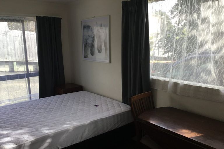 Photo of property in 8c Schnapper Rock Road, Schnapper Rock, Auckland, 0632