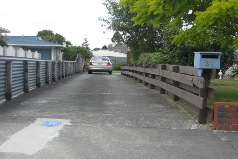 Photo of property in 37 Cedar Crescent, Feilding, 4702