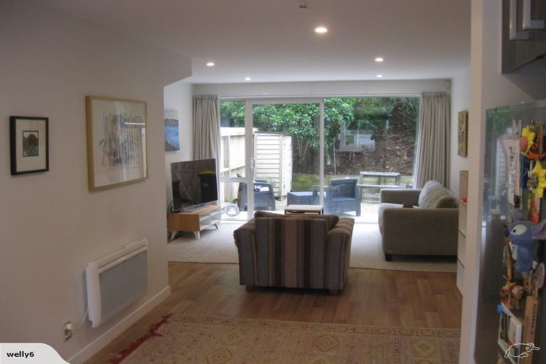 Photo of property in 11/8 Thatcher Crescent, Crofton Downs, Wellington, 6035