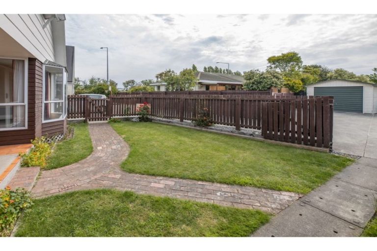 Photo of property in 1/99 Bayswater Crescent, Bromley, Christchurch, 8062