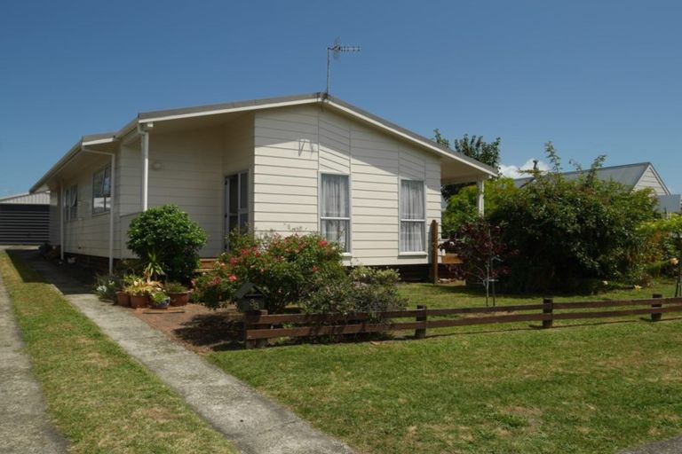 Photo of property in 38 Rosewood Place, Paraparaumu, 5032