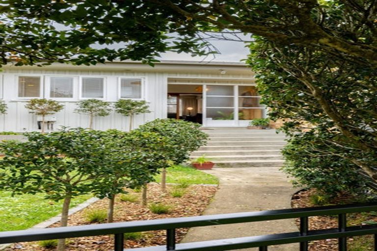 Photo of property in 1 Tarbett Road, Hillcrest, Hamilton, 3216