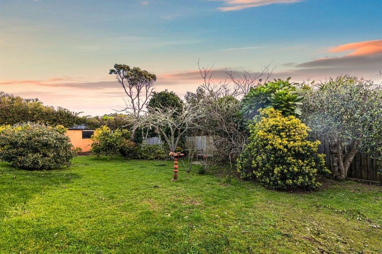 Photo of property in 12 Valerie Crescent, Okura, Albany, 0792