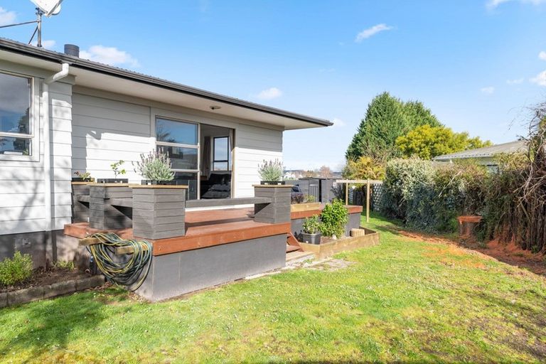 Photo of property in 20 Robinson Avenue, Holdens Bay, Rotorua, 3010