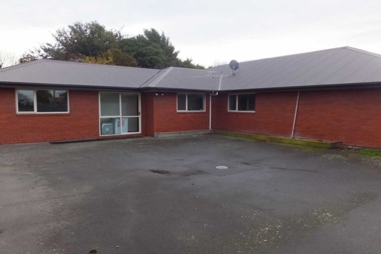 Photo of property in 301 Riccarton Road, Upper Riccarton, Christchurch, 8041