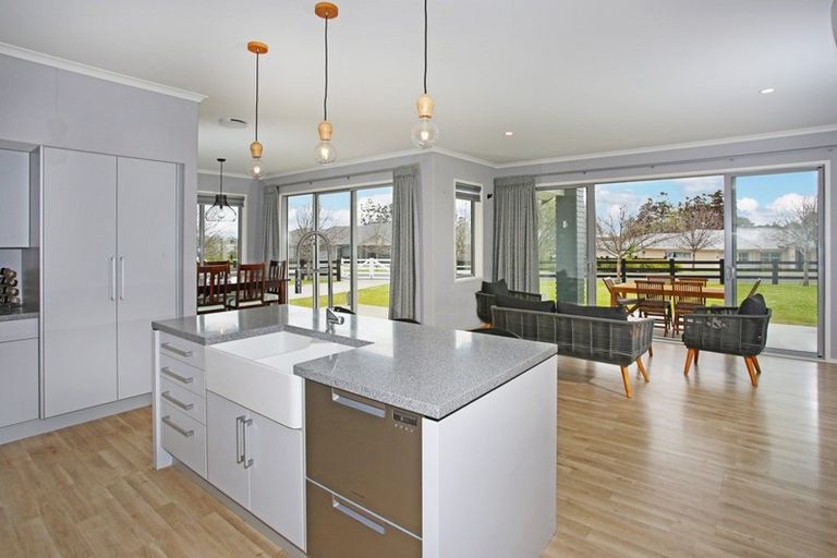 Photo of property in 1539 Waiuku Road, Waiuku, 2681