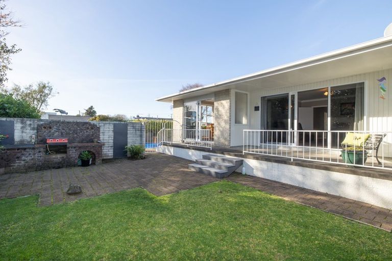 Photo of property in 64 Nevada Drive, Merrilands, New Plymouth, 4312