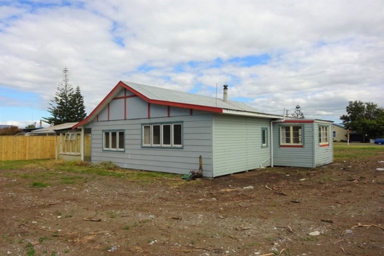Photo of property in 34 Koputara Road, Himatangi Beach, Foxton, 4891